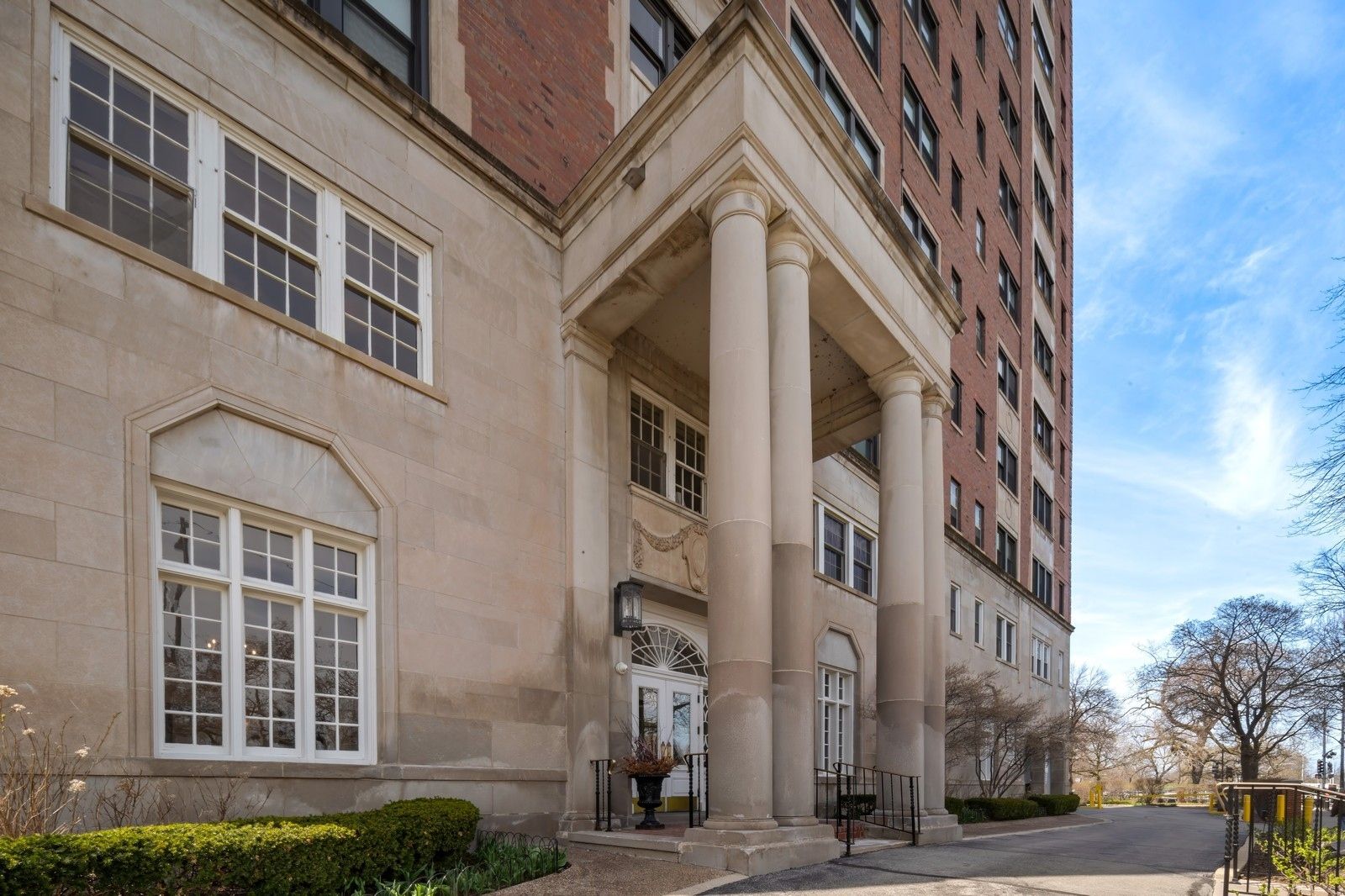4300 N Marine Drive #1601 — Chicago, IL 60613