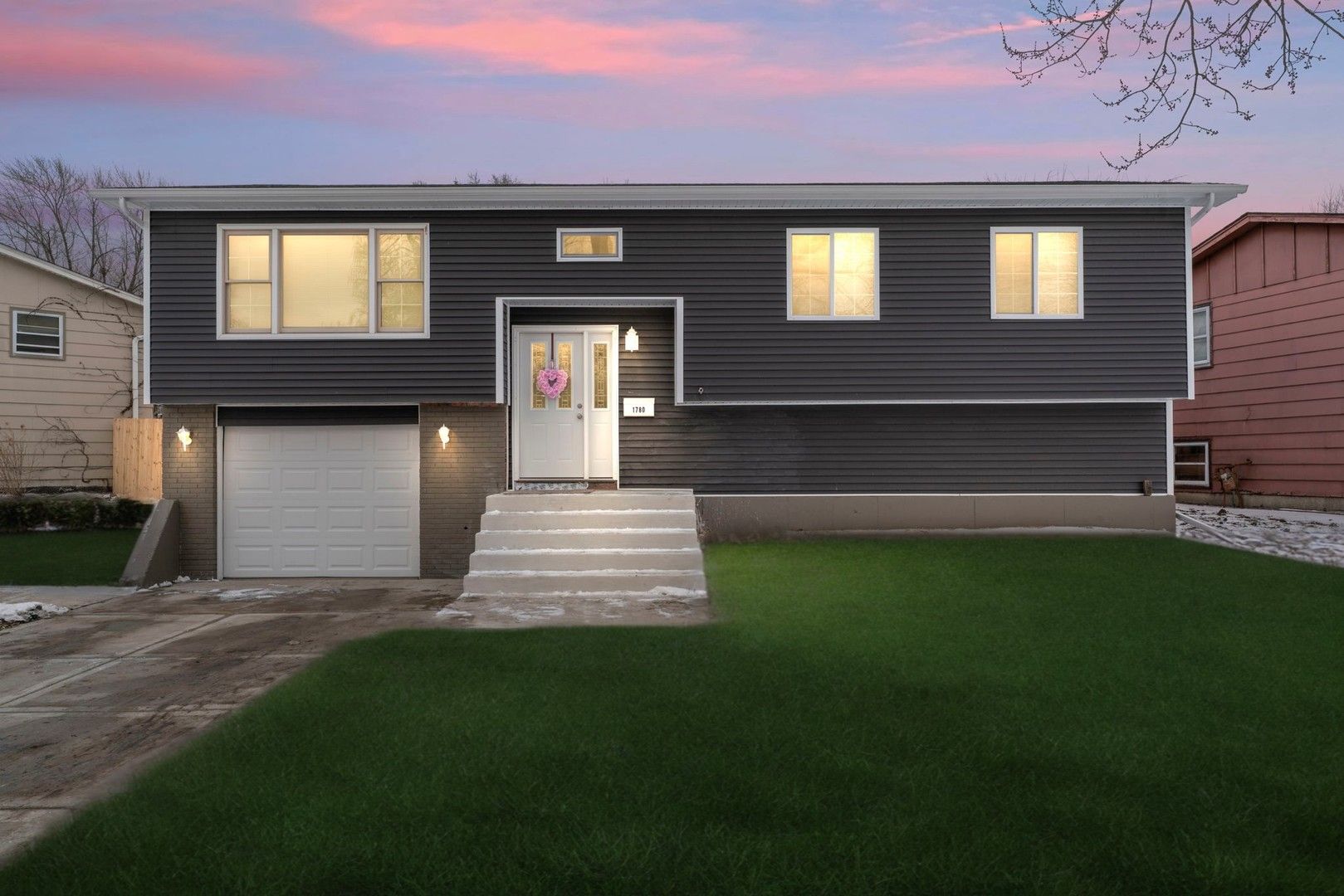 1780 225th Place — Sauk Village, IL 60411