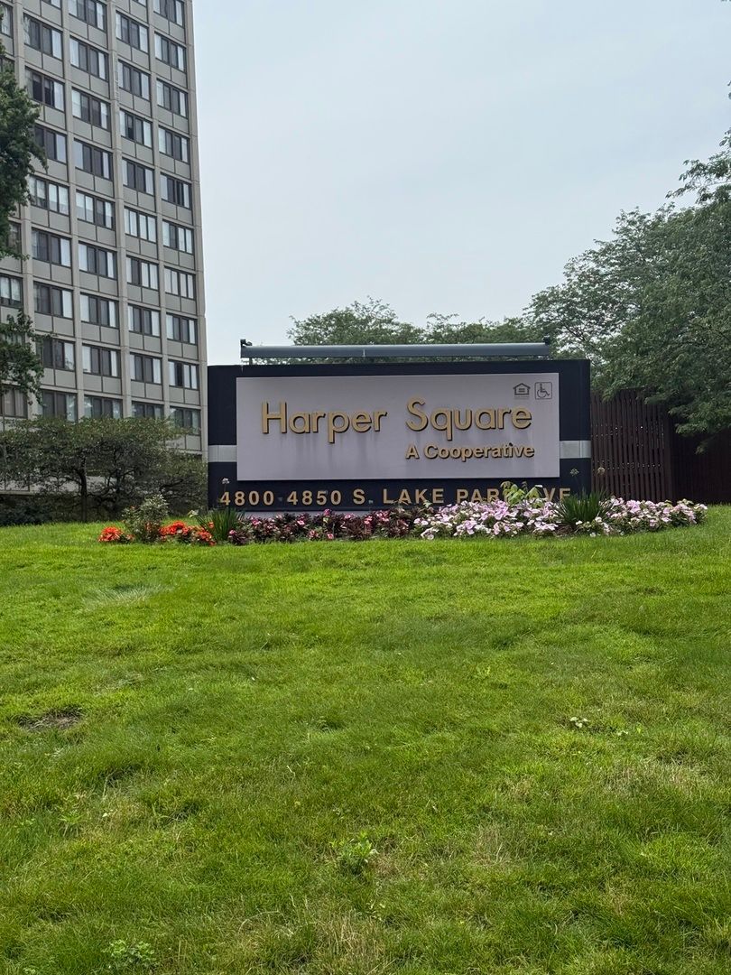 4850 Lake Park Avenue, Chicago, IL 60615