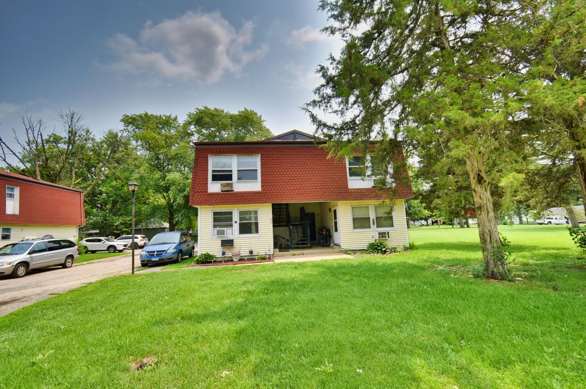 201-207 Maple Street, Toluca, IL 61369