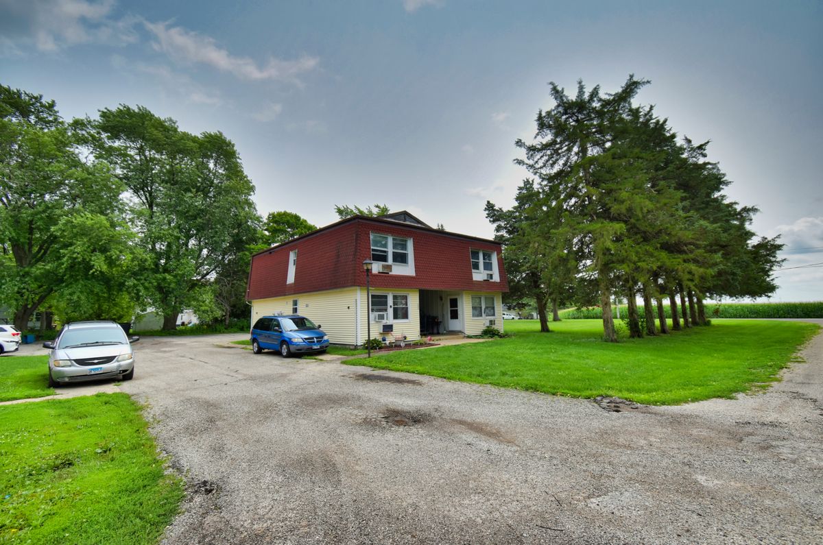 201-207 Maple Street, Toluca, IL 61369