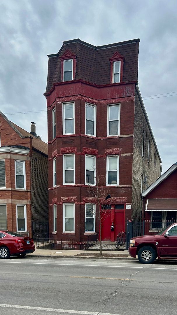 2240 California Avenue, Chicago, IL 60608