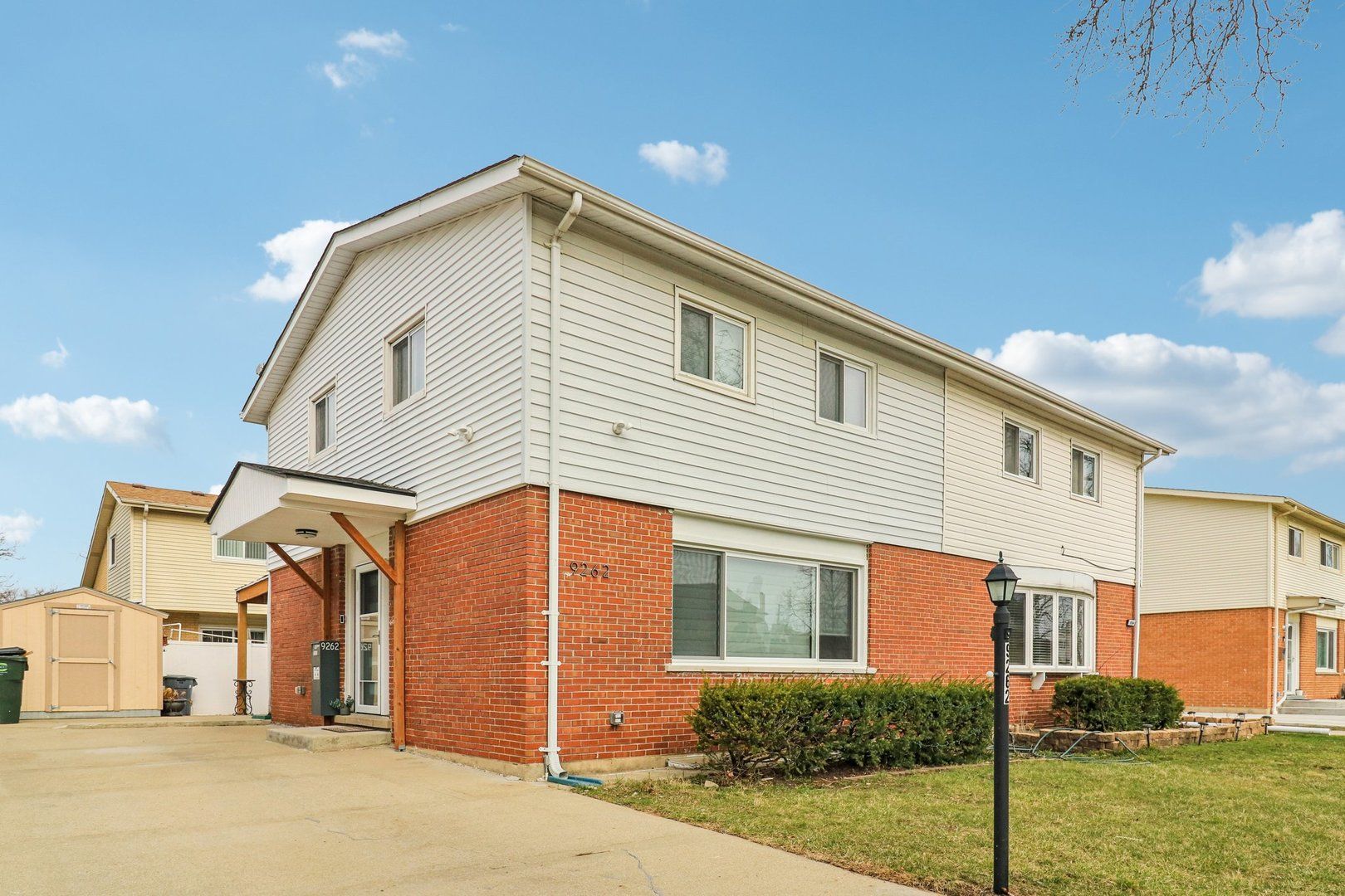 9262 N Woodland Drive — Niles, IL 60714