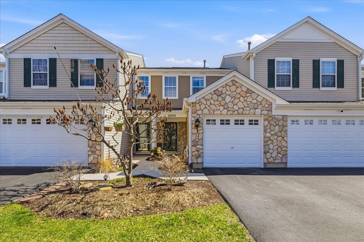 2542 Oak Tree Lane — Plainfield, IL 60586