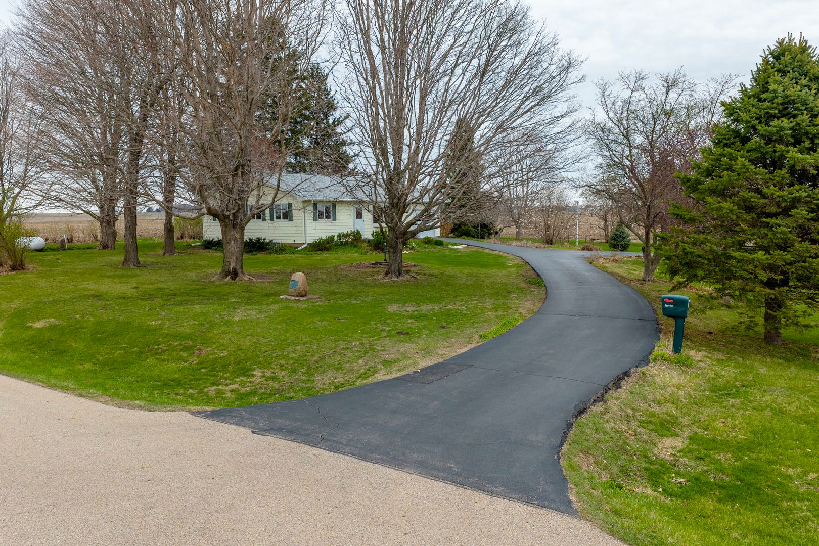 19332 1950 East Street — Princeton, IL 61356
