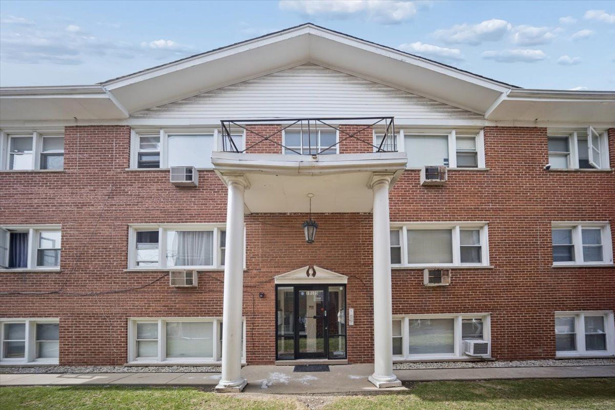 10105 Hartford Court #GB — Schiller Park, IL 60176