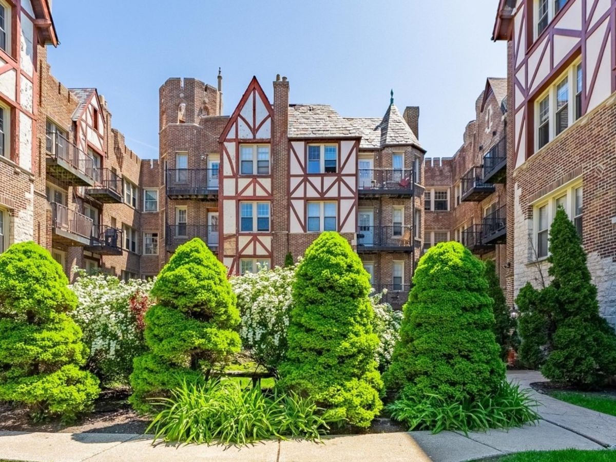 5717 Kimball Avenue, Chicago, IL 60659