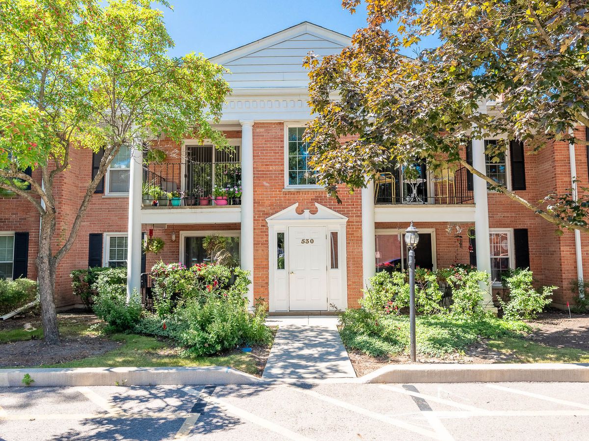 530 Shorely Drive, Barrington, IL 60010