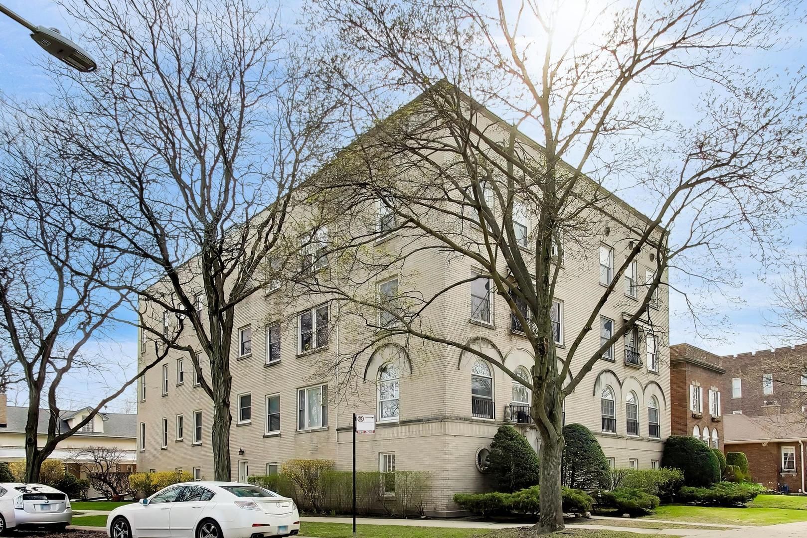 2041 W FARWELL Avenue #2E — Chicago, IL 60645