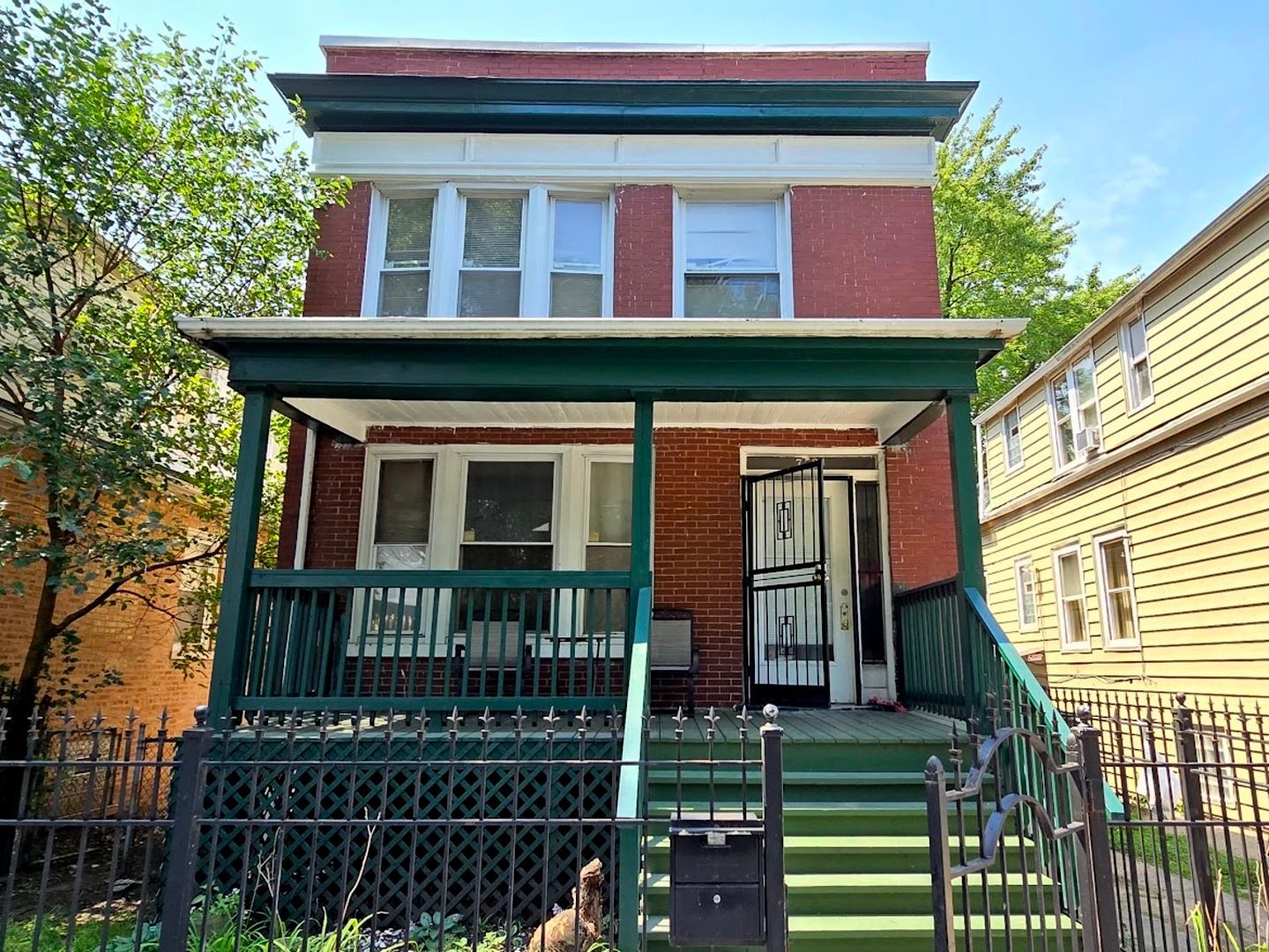 7524 Saint Lawrence Avenue — Chicago, IL 60619