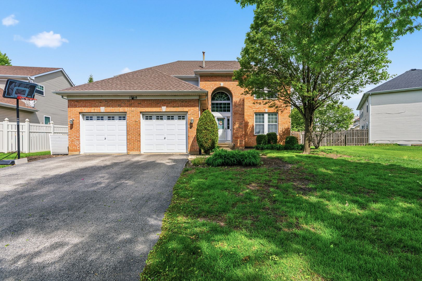 1968 W Brimstone Road — Romeoville, IL 60446