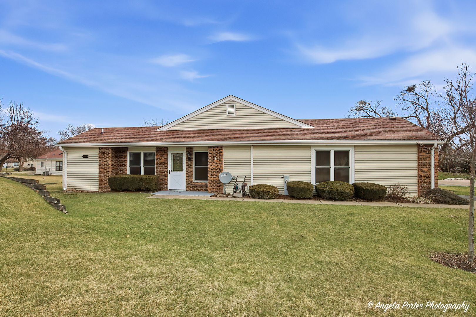 7112 Nassau Court — Fox Lake, IL 60020