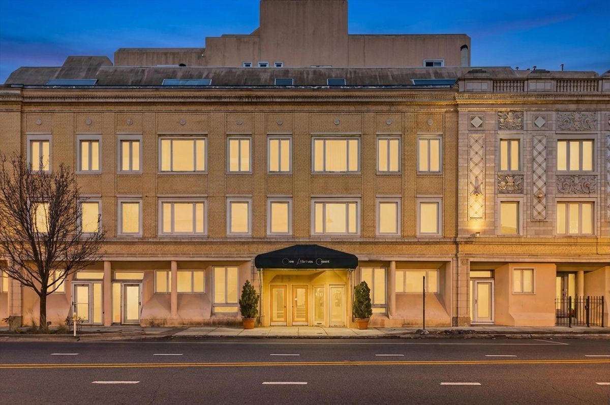 6337 Roosevelt Road, Berwyn, IL 60402