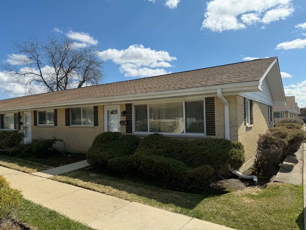 813 Valley Stream Drive, Wheeling, IL 60090