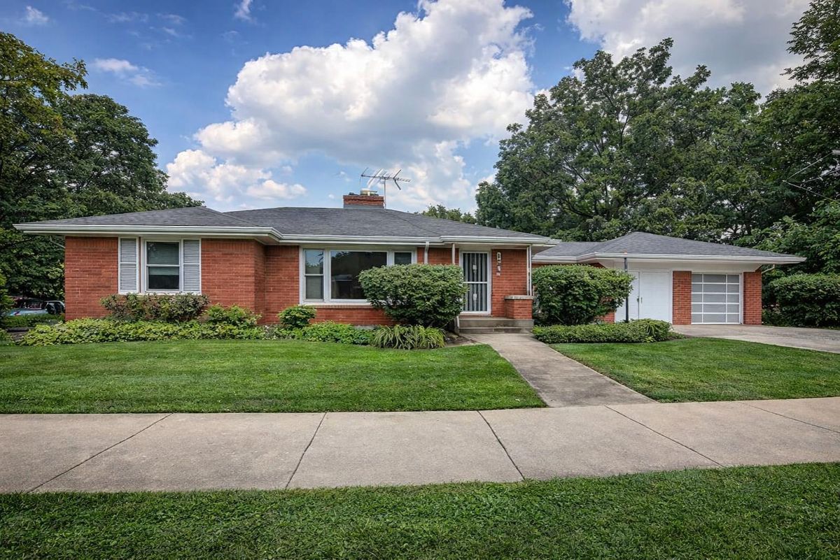 1246 Warren Avenue, Downers Grove, IL 60515