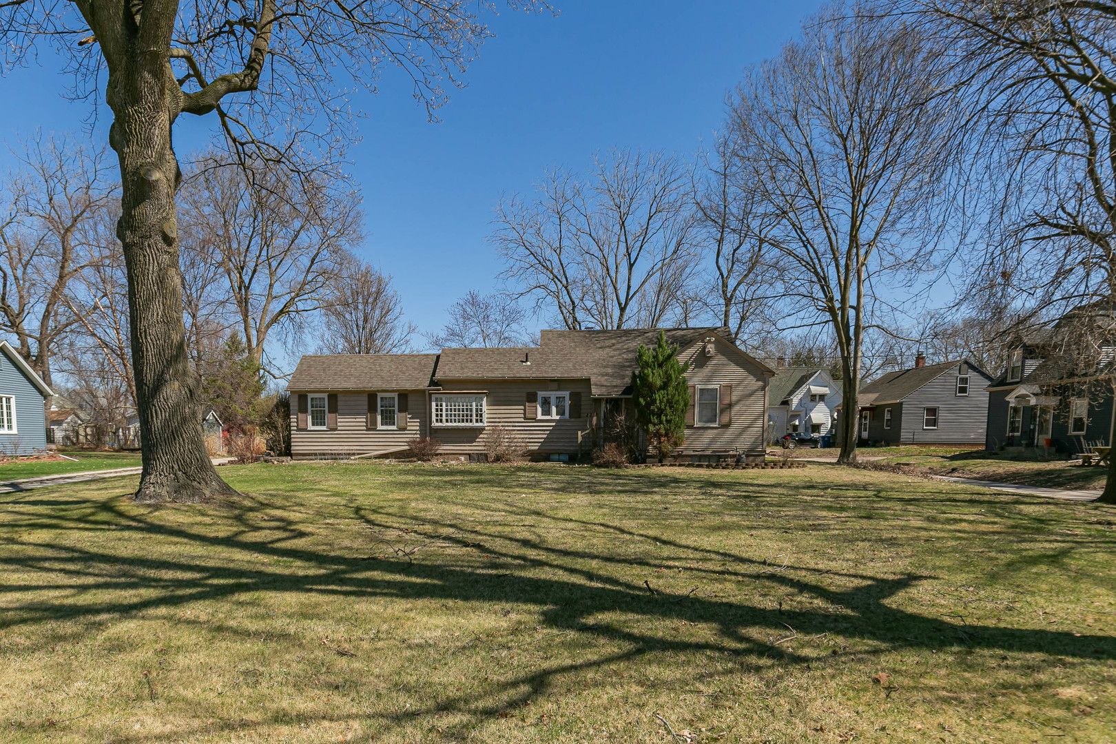 2317 17th Street — Rock Island, IL 61201