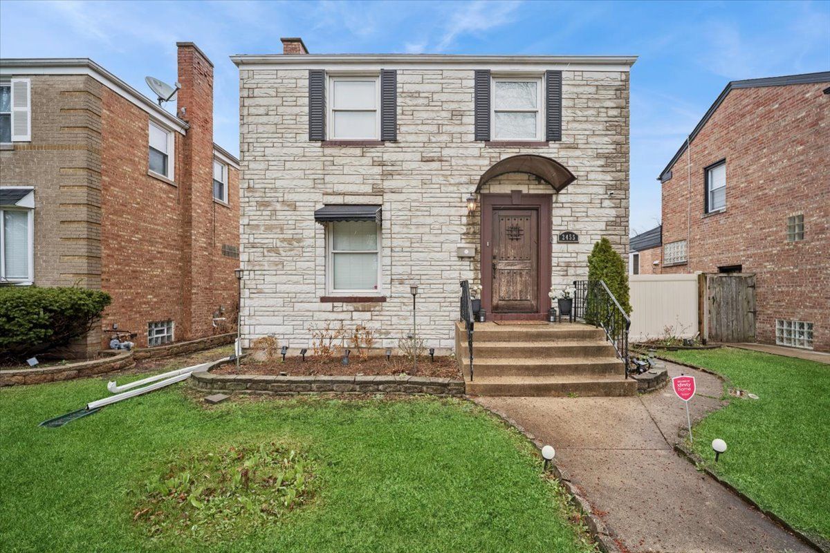 2455 Rhodes Avenue — River Grove, IL 60171