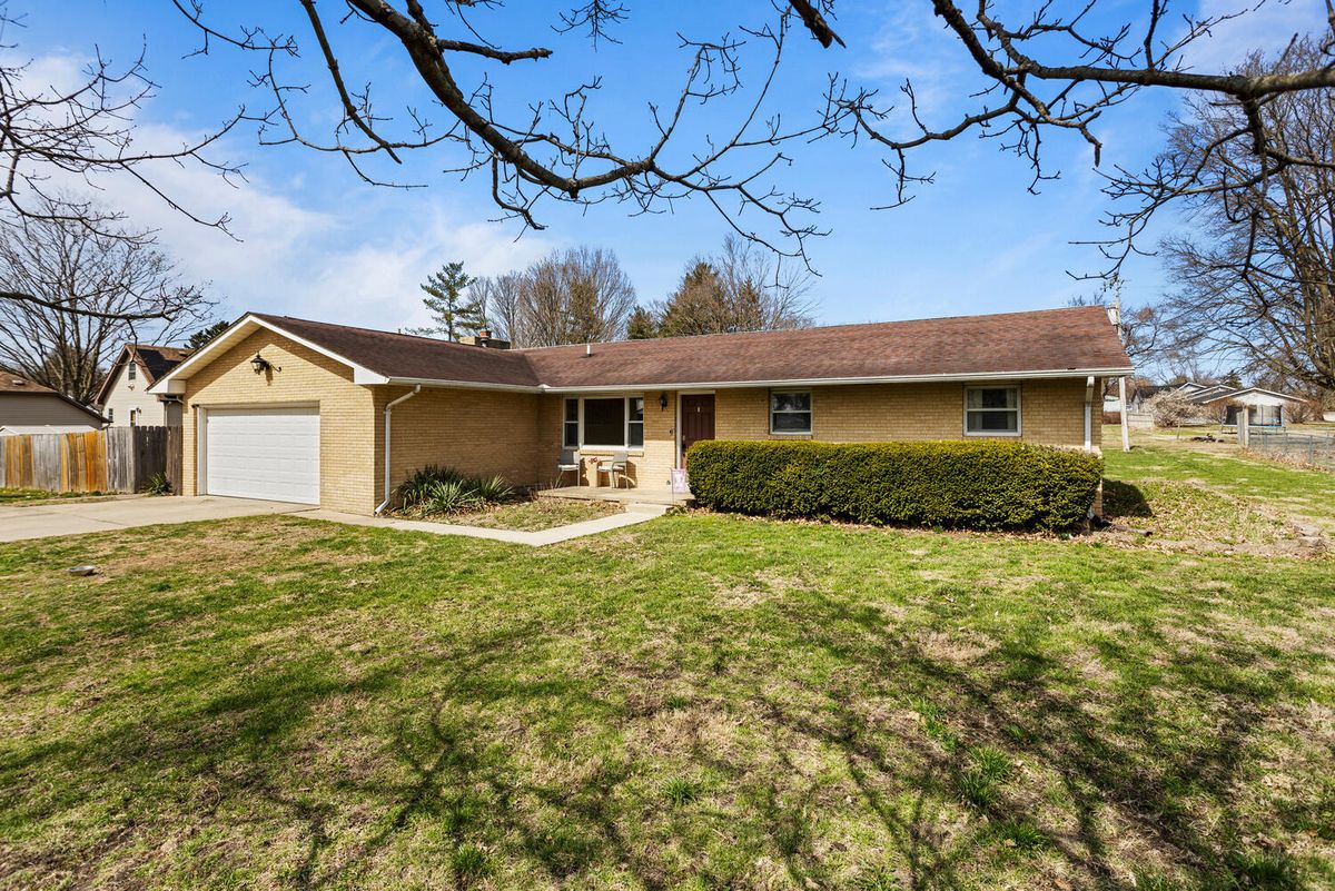 408 E Victory Street, Sidney, IL 61877
