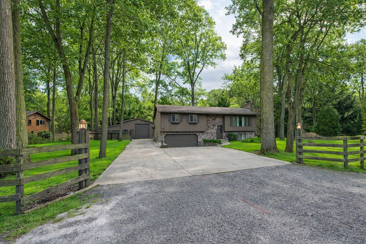 9743 16th Street, Zion, IL 60099