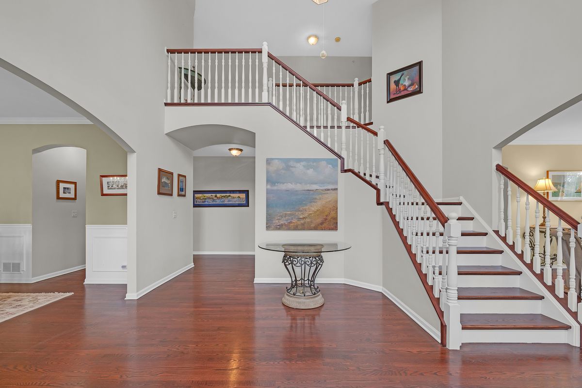 28309 W Savannah Trail, Lake Barrington, IL 60010