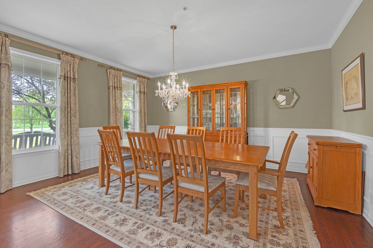 28309 W Savannah Trail, Lake Barrington, IL 60010