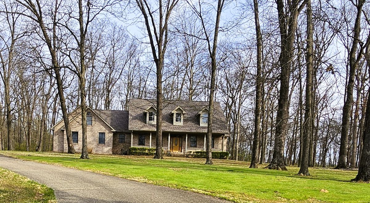9 FAWN Drive, Fairfield, IL 62837