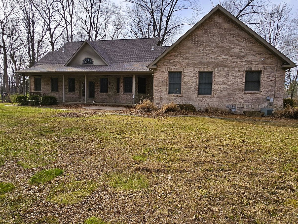 9 FAWN Drive, Fairfield, IL 62837