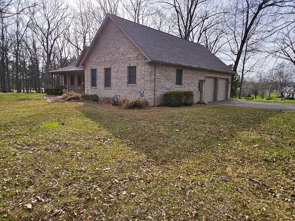 9 FAWN Drive, Fairfield, IL 62837