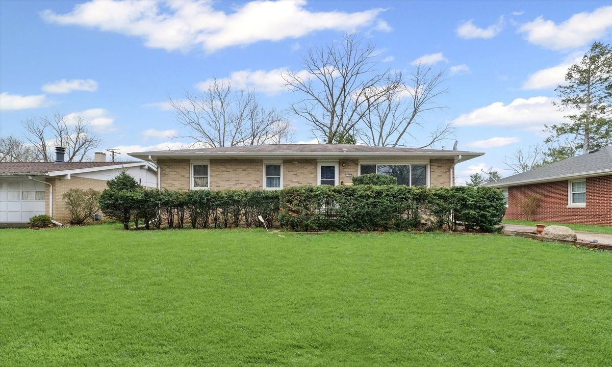 1005 Country Squire Drive, Urbana, IL 61802