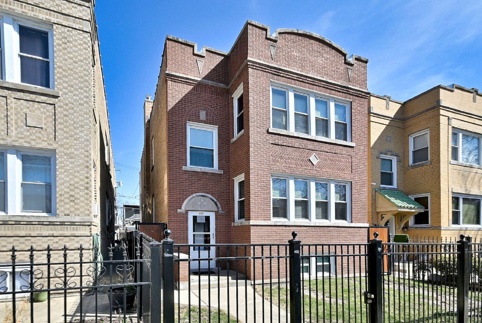 2025 N Laporte Avenue — Chicago, IL 60639