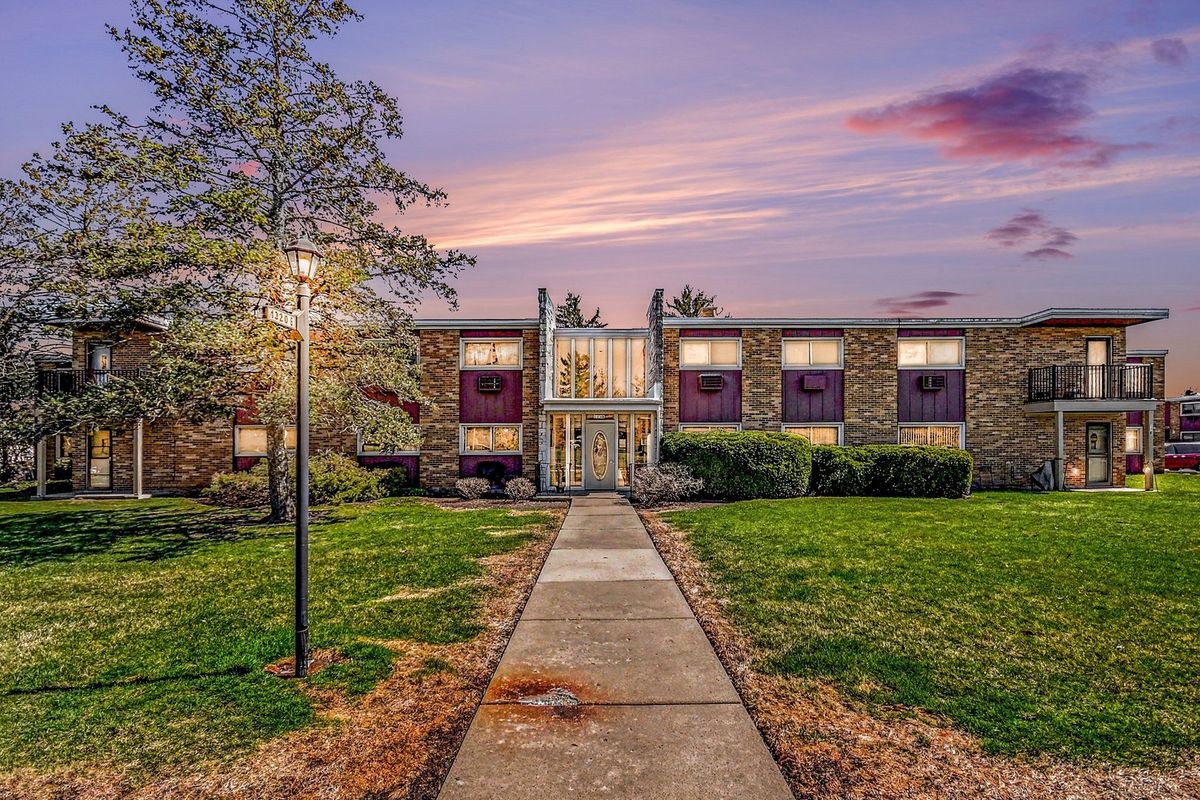 1320 Lore Lane, Lombard, IL 60148