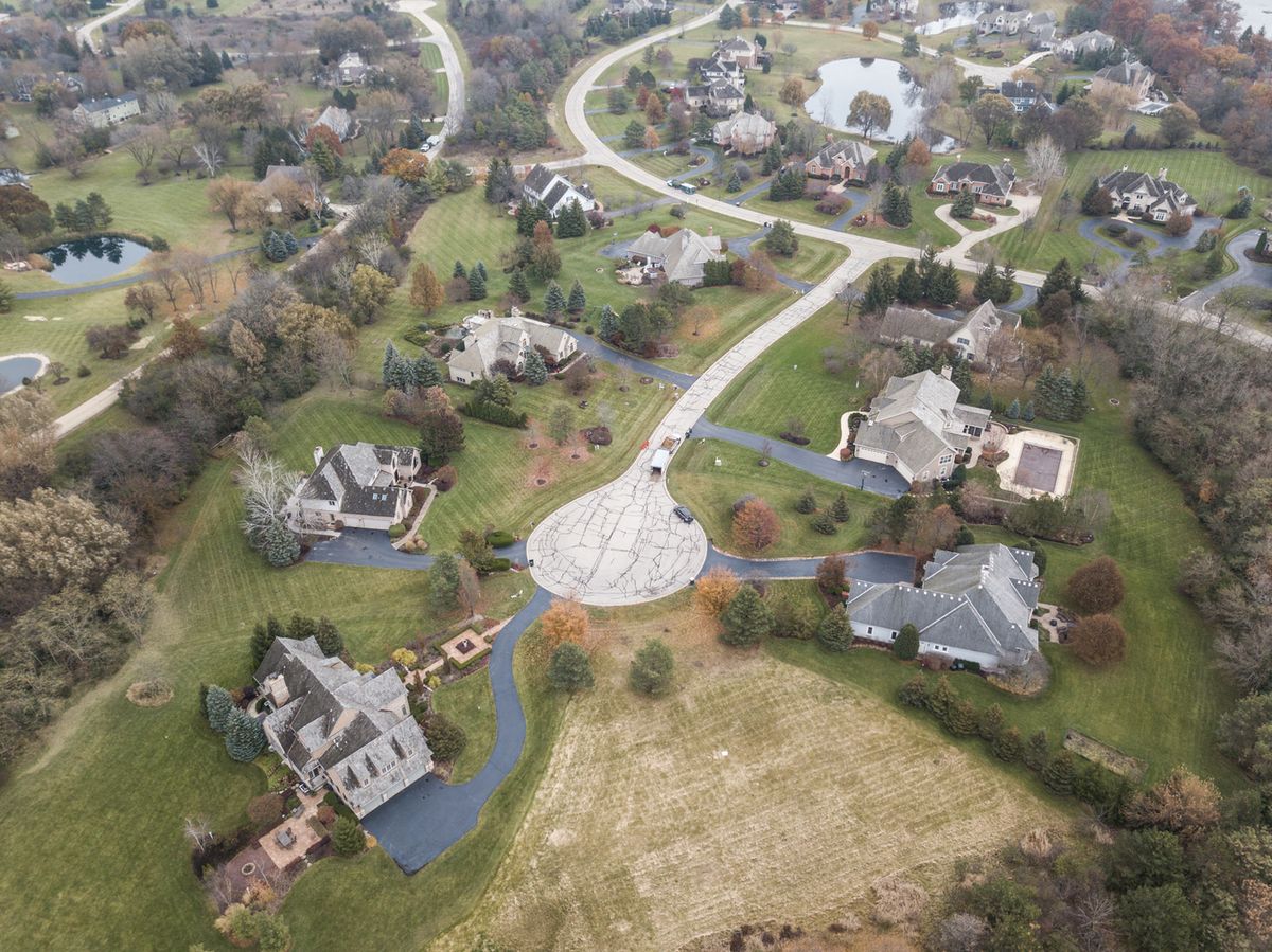 21601 Hampshire Place, Mundelein, IL 60060