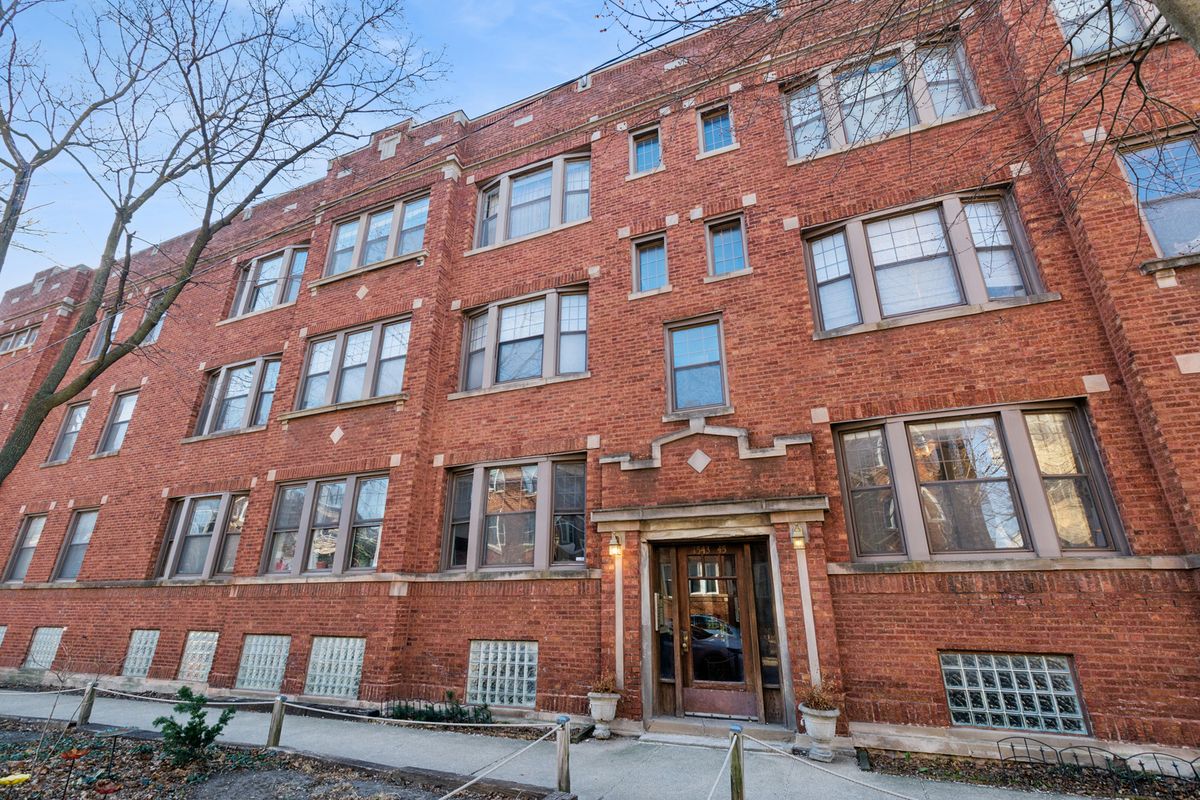 1545 Arthur Avenue, Chicago, IL 60626