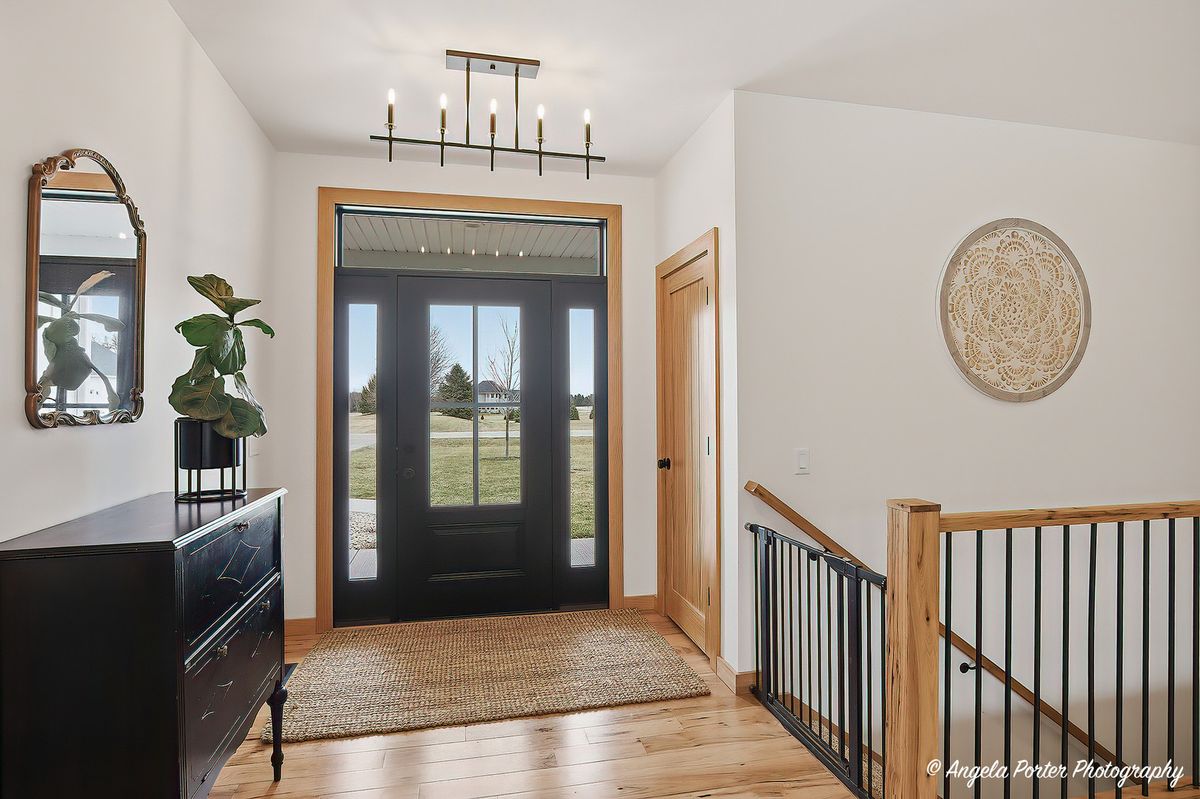 2903 Pioneer Oaks Drive, Ringwood, IL 60072