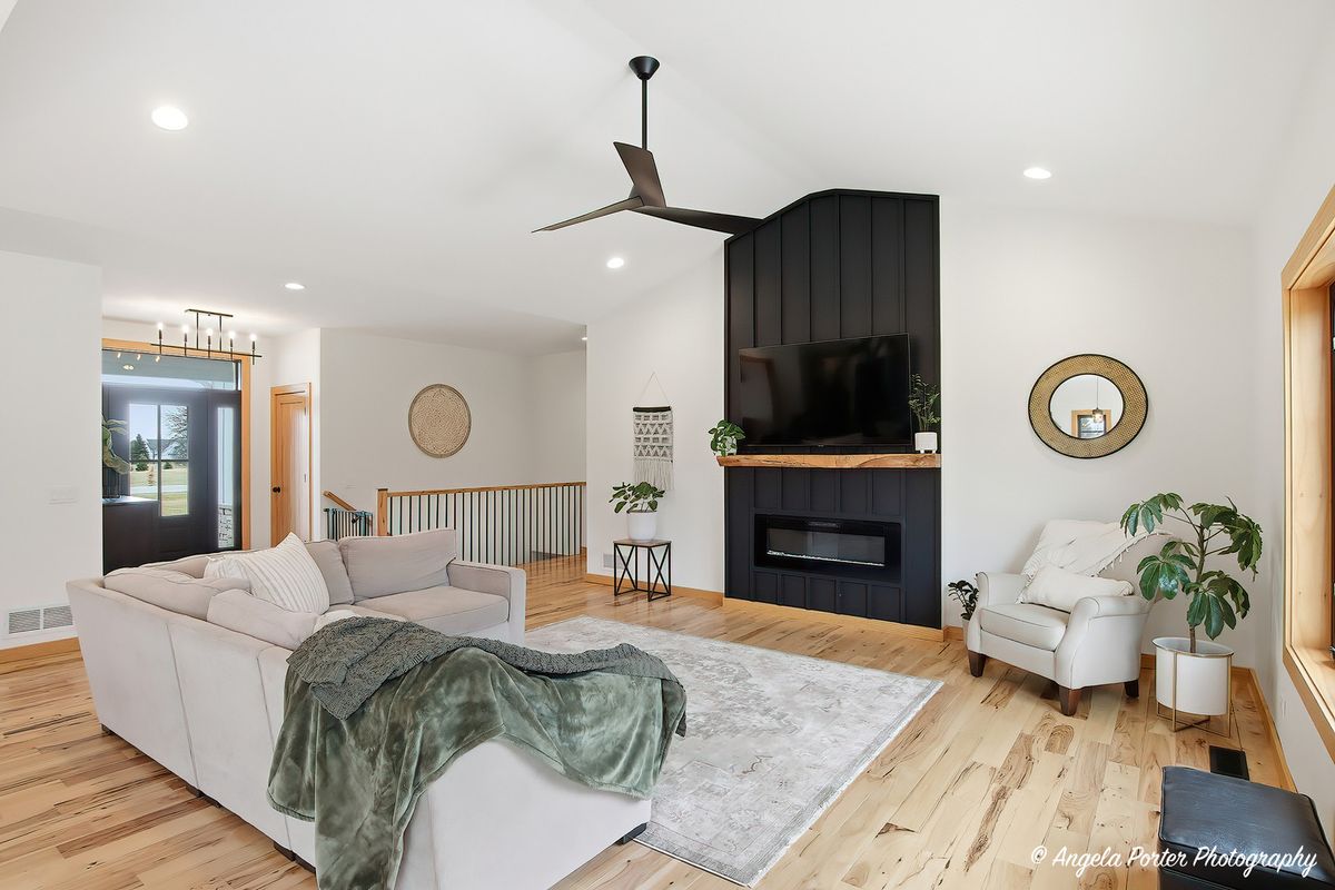 2903 Pioneer Oaks Drive, Ringwood, IL 60072