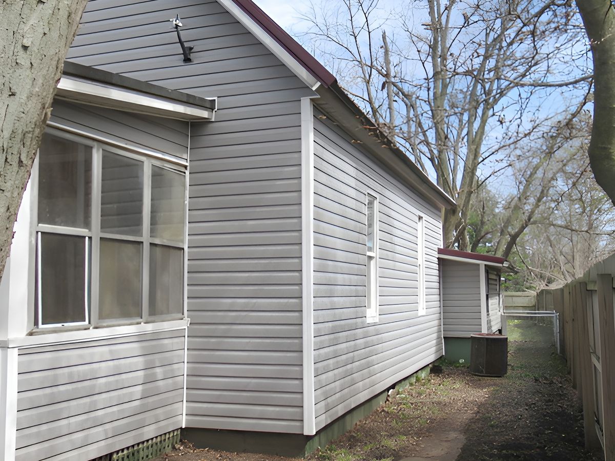 1208 Marshall Street, Paris, IL 61944