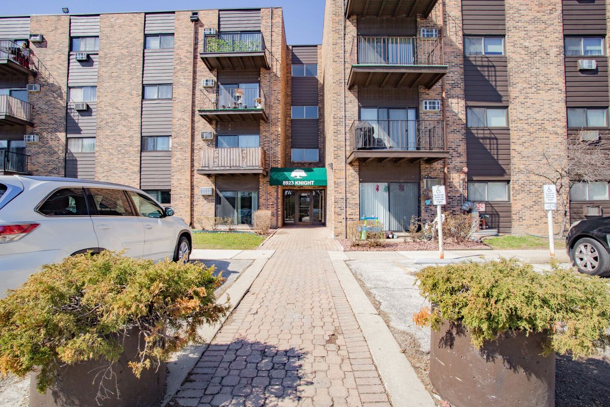 8923 Knight Avenue, Des Plaines, IL 60016