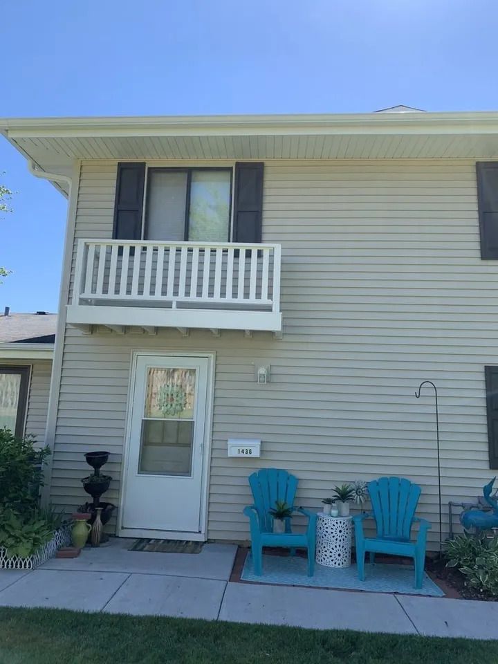 1436 Millbrook Court #1436 — Schaumburg, IL 60193