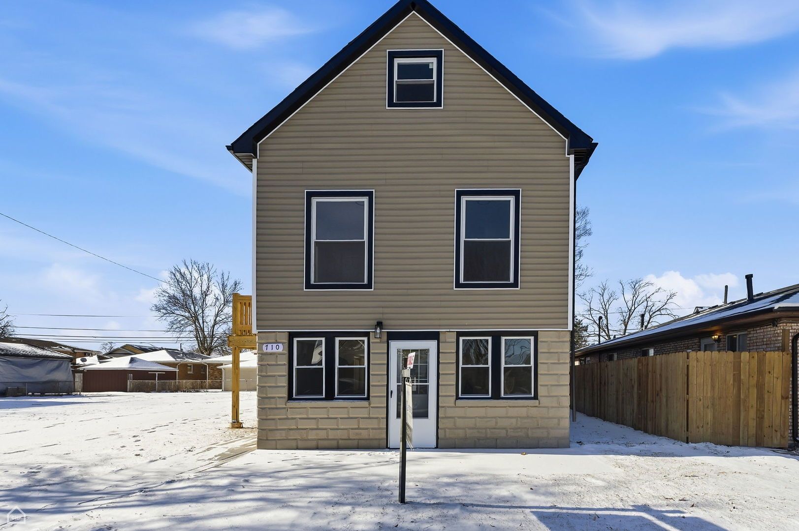 710 Greenbay Avenue — Calumet City, IL 60409