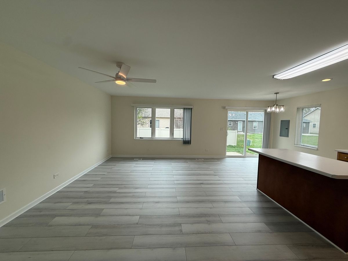 922 Bergera Street W, Braidwood, IL 60408