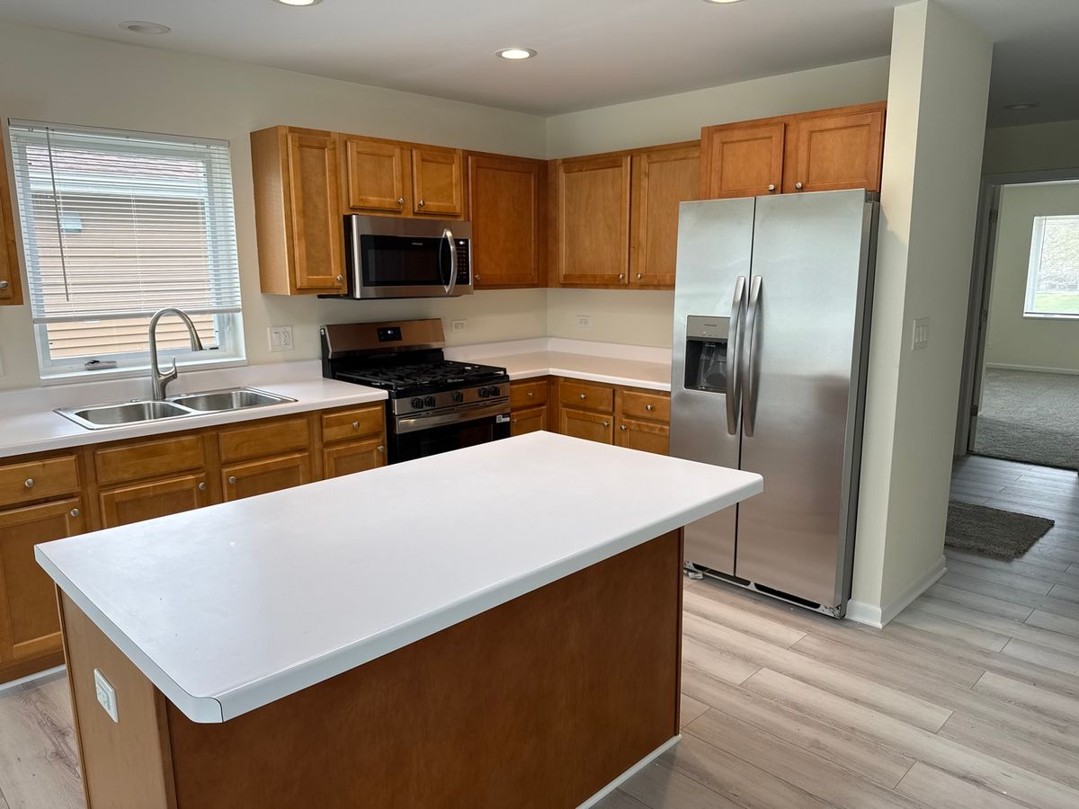 922 Bergera Street W, Braidwood, IL 60408
