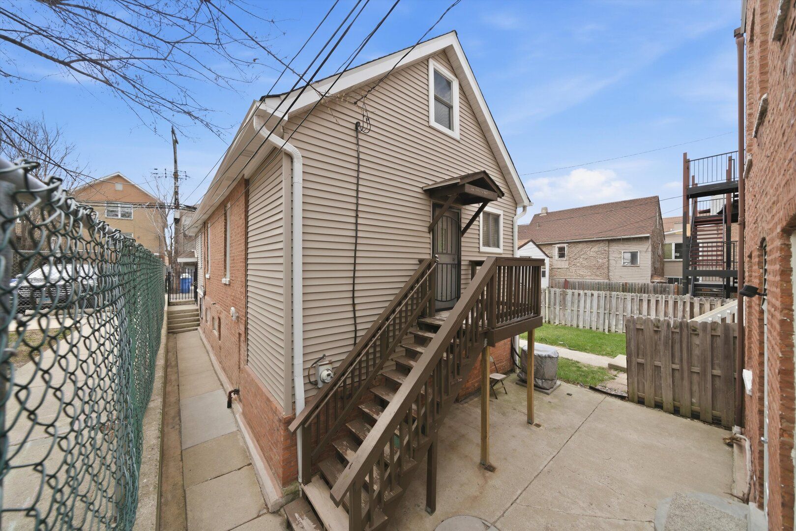 2125 W 18th Place #5 — Chicago, IL 60608
