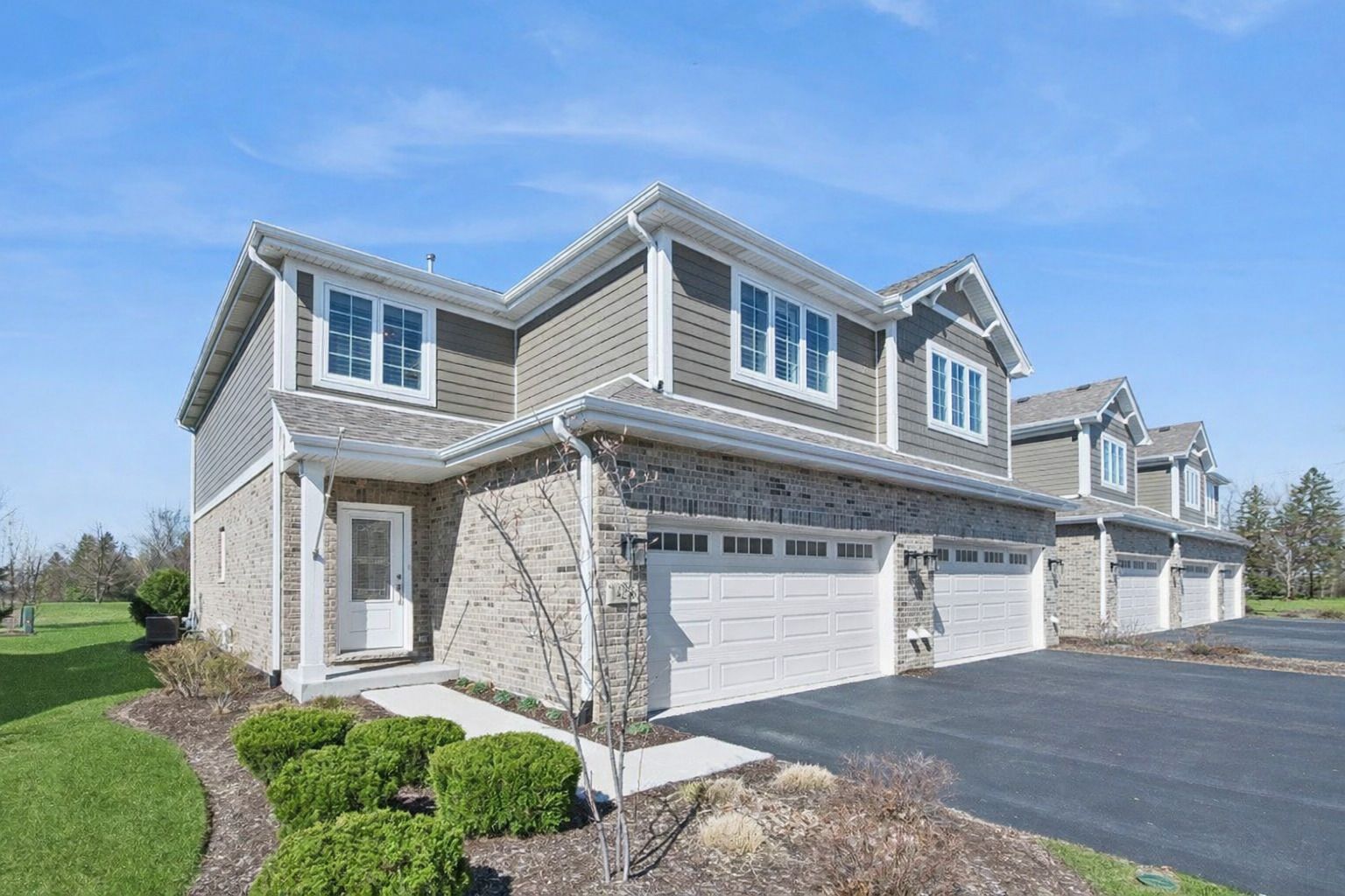 14256 Lacey Drive — Lemont, IL 60439