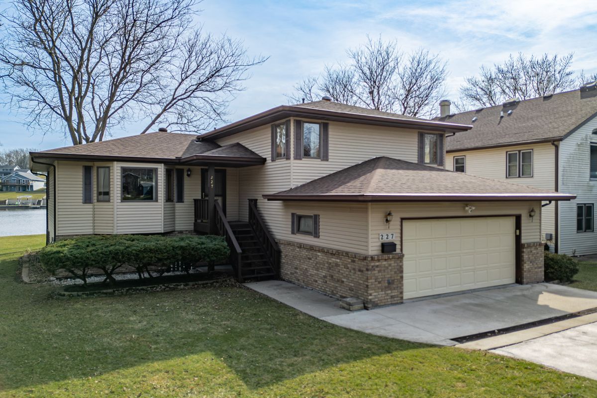 227 Lake Summerset Road, Davis, IL 61019