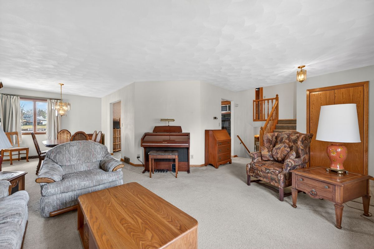 227 Lake Summerset Road, Davis, IL 61019