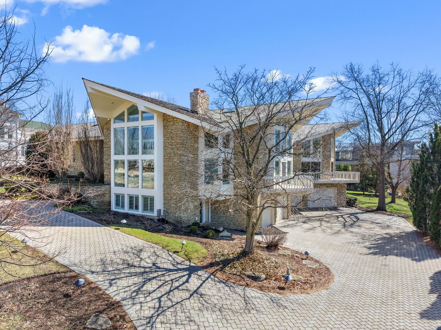 1916 Midwest Club Parkway — Oak Brook, IL 60523