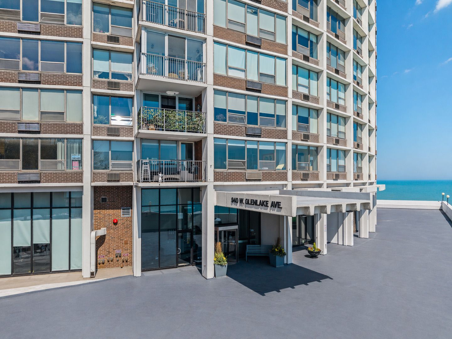 940 W Glenlake Avenue #34B — Chicago, IL 60660