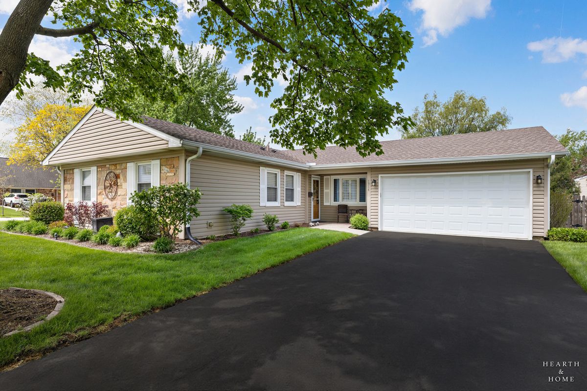 1714 PARK Drive, Schaumburg, IL 60194