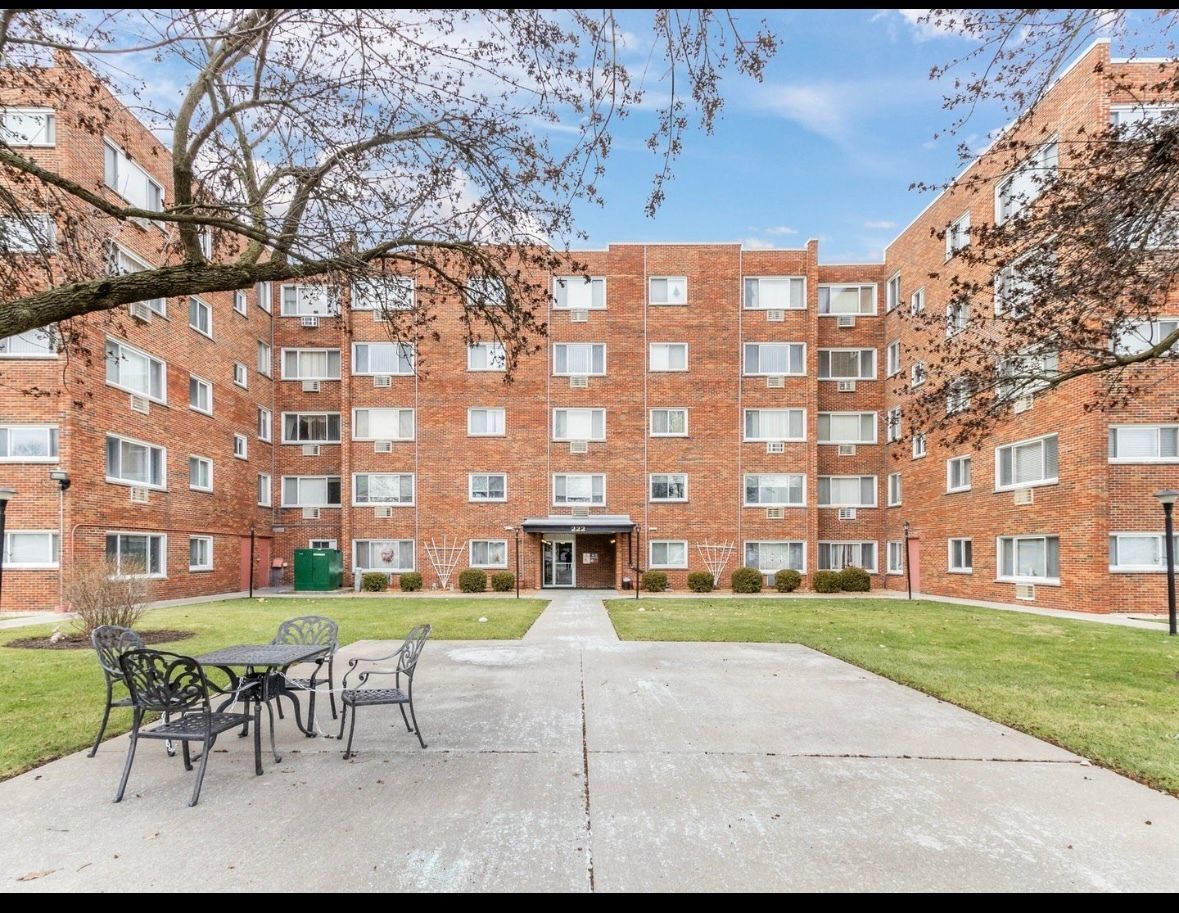 222 Madison Street #208 — Joliet, IL 60435