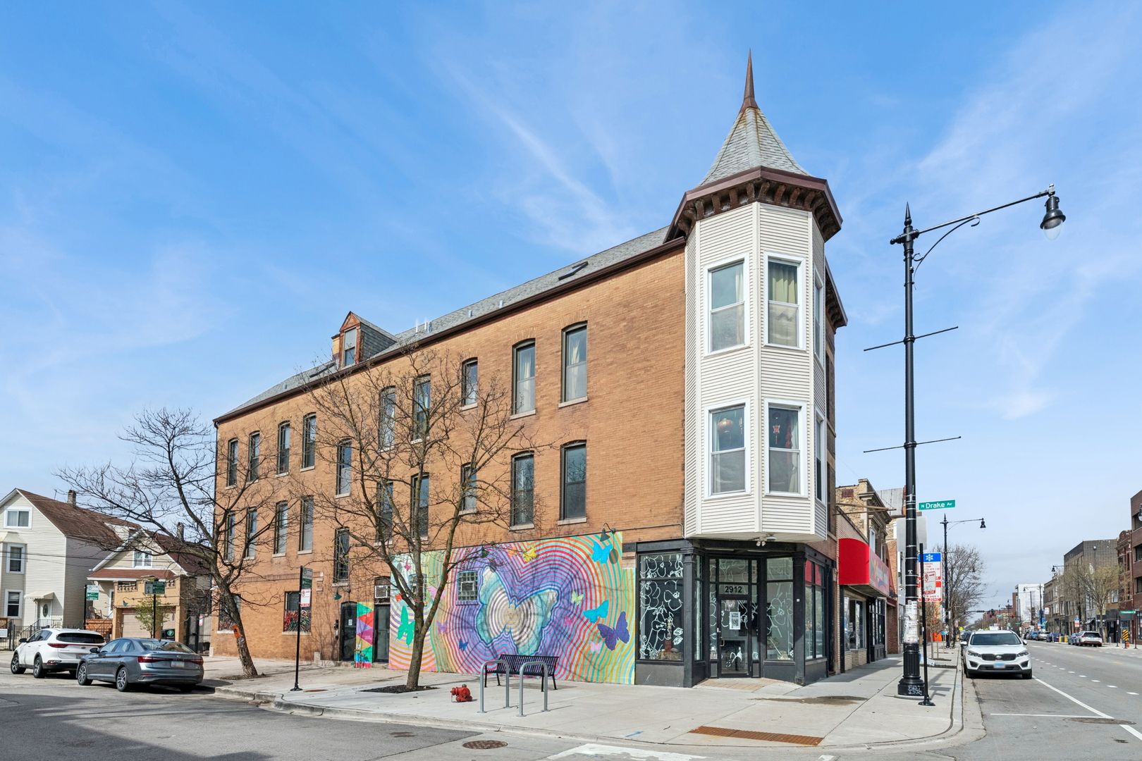 2912 N Milwaukee Avenue — Chicago, IL 60618